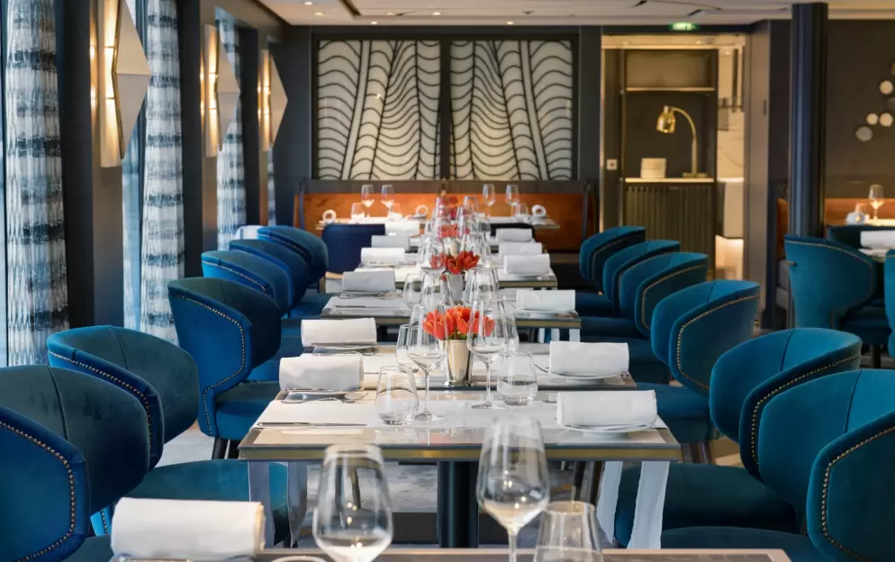 Uniworld SS Victoria - Restaurant 1.jpg